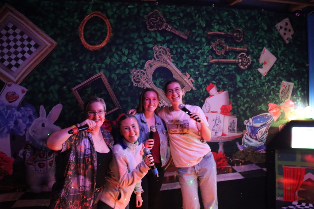 Alice in Wonderland Karaoke Room thumbnail